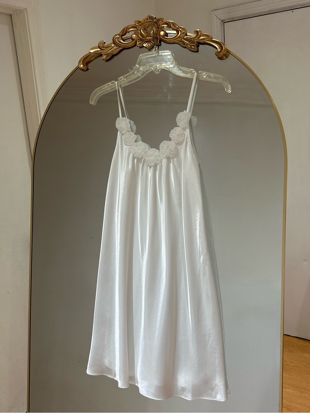 Oscar de la Renta Vintage White Satin Luxurious Sleepwear Chemise Slip, Size M